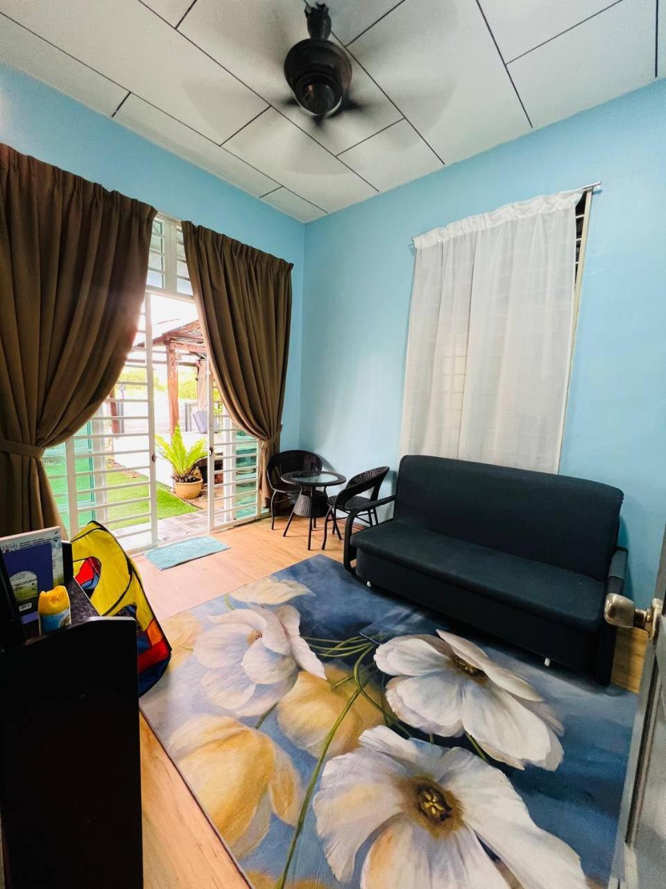 Pulai Field Aa Apartment *